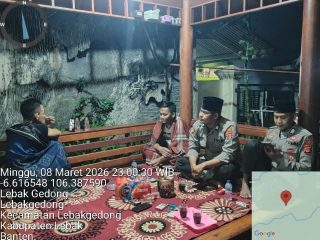 Anggota Polsek Lebakgedong Polres Lebak, Patroli Malam Hari Guna Mencegah Gangguan Kamtibmas