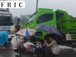 Aksi Humanis Kapolres Saat Penanganan Laka Lantas di Jalan Sindangbarang Kabupaten Kuningan