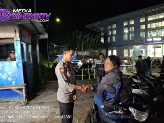 Antisipasi Gangguan Kamtibmas Anggota Polsek Maja Polres Lebak Laksanakan Patroli Dialogis Malam Hari Bersama Warga