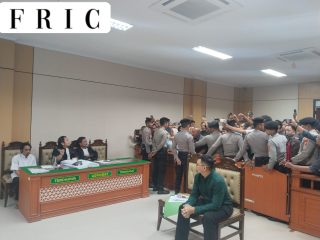 Ruang Sidang Kasus Pembunuhan Satu Keluarga di Indramayu dipenuhi Teriakan Masyarakat