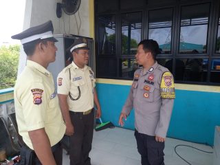 Bripka Agustoni Rutin Gelar Patroli Dialogis, Kawal Kamtibmas Kelurahan Binaannya