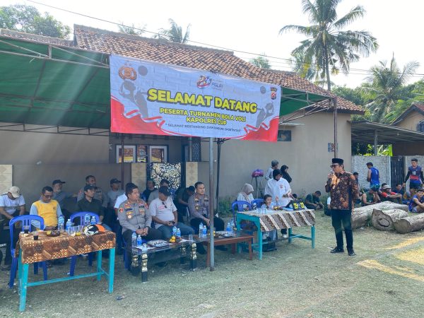 Kapolres Cilegon Buka Turnamen Voli “Kapolres Cup 2026” di Kebonsari, ALL STAR Juara 1